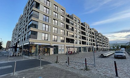 "2021-october-otto-weidt-platz-läden", by Jan Wedel, Copyright (c) 2021 by Jan Wedel license 2021-october-otto-weidt-platz-läden