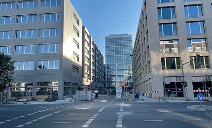 "2023-09 - QH Straight / Crown South", by Jan Wedel, Copyright (c) 2023 by Jan Wedel license 2023-09 - QH Straight / Crown South