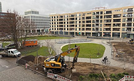 2024-12-blick-auf-den-Otto-Weidt-Platz-von-open